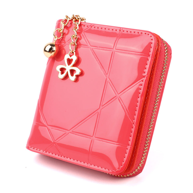 Chaqueta de cuero con relieve de charol y monedas para mujer