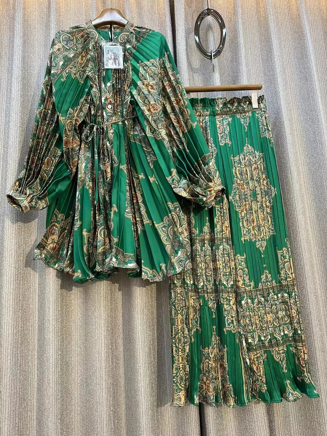 S92bef31450f64a0998a7b12f956c7f1bt