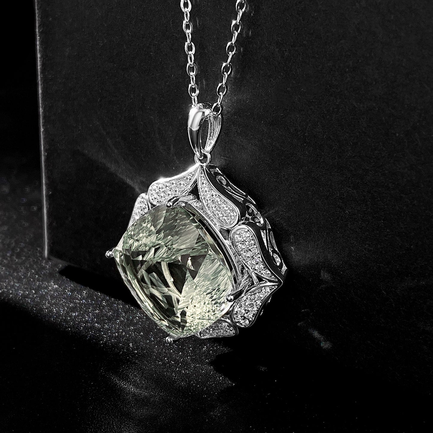Cadena de suéter de lujo Feminidad Plata S925 Conjunto Gran Colgante de cristal verde natural Joyería de alta calidad