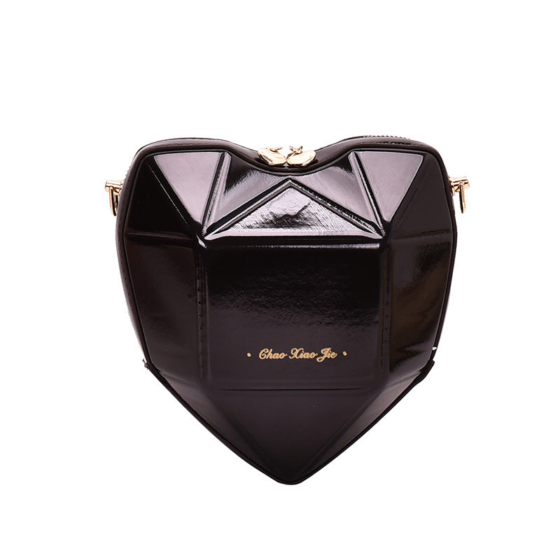 Bolso geométrico en forma de corazón