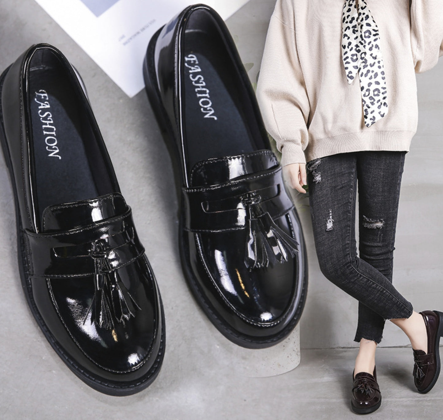 Zapatos de mujer, zapatos de niña, estilo de moda, color negro, con estilo de moda británico