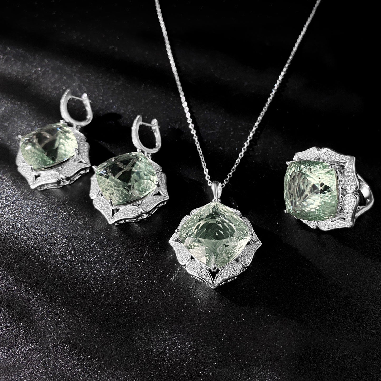 Cadena de suéter de lujo Feminidad Plata S925 Conjunto Gran Colgante de cristal verde natural Joyería de alta calidad