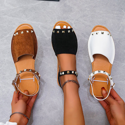 Sandalias con remaches, zapatos de verano de boca de pescado para mujer, sandalias planas de playa