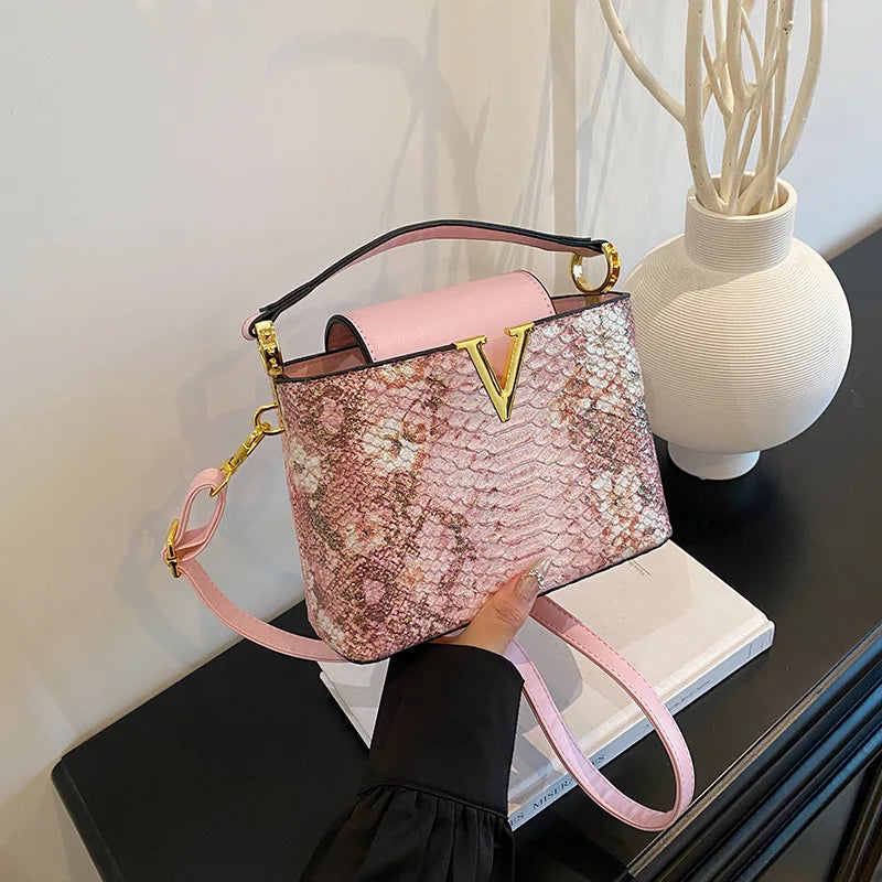 Sd77b507cd77b4a19aee4fb21a80f73b7O