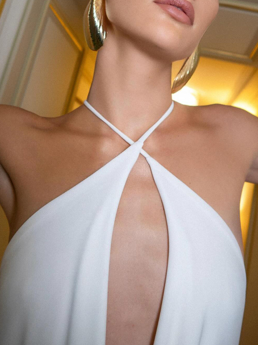 Vestido ceñido sin espalda holgado blanco