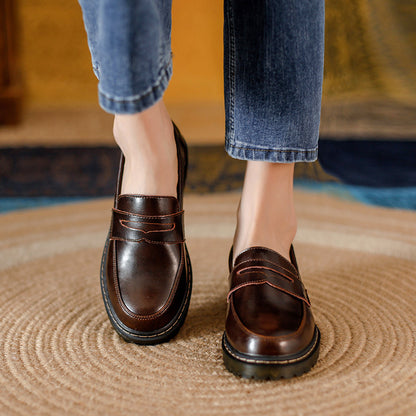 Zapatos de piel de tacón bajo y grueso de punta redonda para mujer