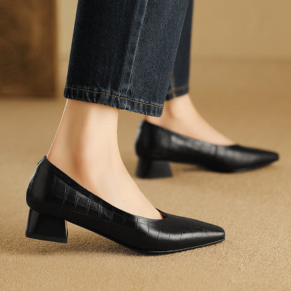 Zapatos de mujer de tacón bajo grueso con punta afilada