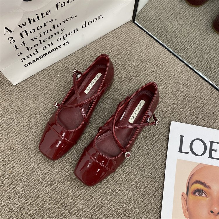 Zapatos Mary Jane con hebilla de Cruz Roja para mujer