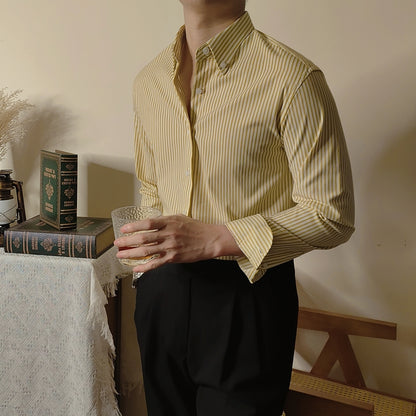 Camisa de hombre a rayas de café entallada