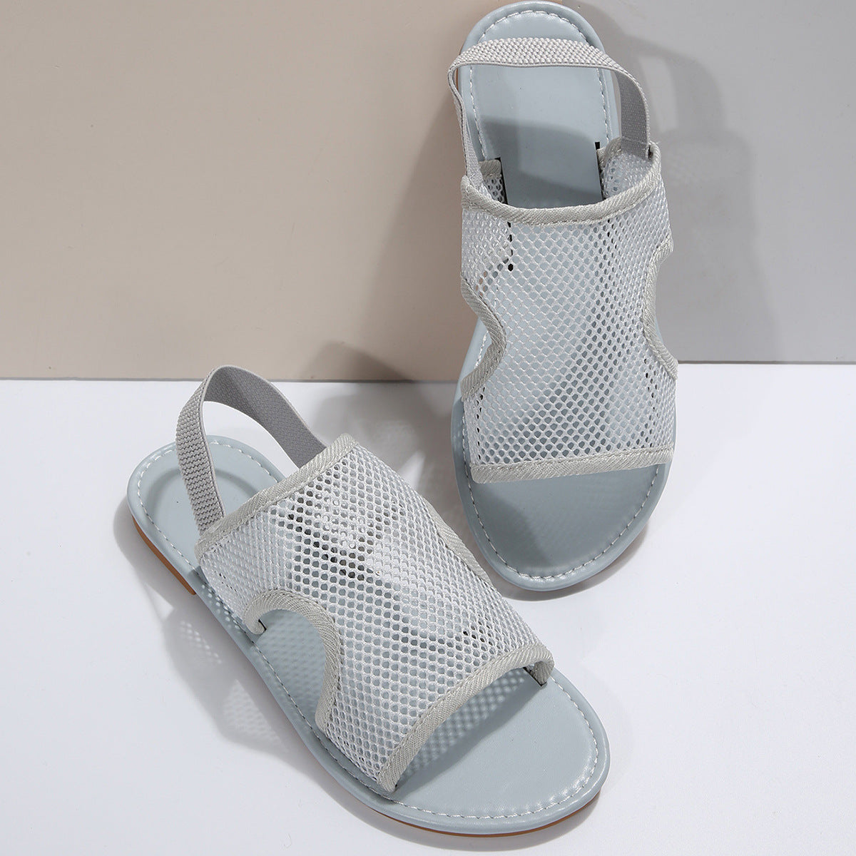 Nuevas sandalias de malla de verano, zapatos planos transpirables informales para mujer, zapatos de playa para hombre